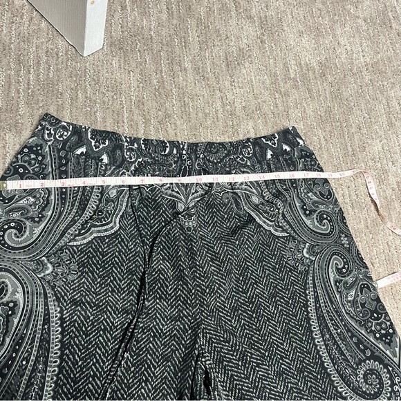 Michael Kors Wide Leg Paisley print dress pants. Womens size 10 - Picture 6 of 7